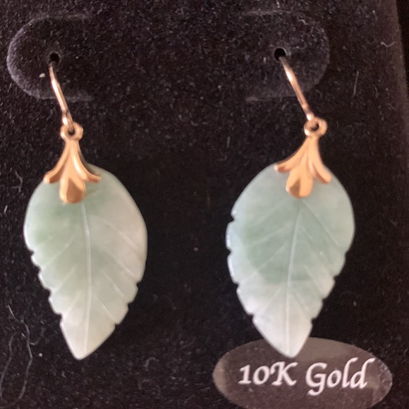 NWT Bridge Cultured Pearl Jade Leaf Drop earrings with 10k Gold - Picture 3 of 4